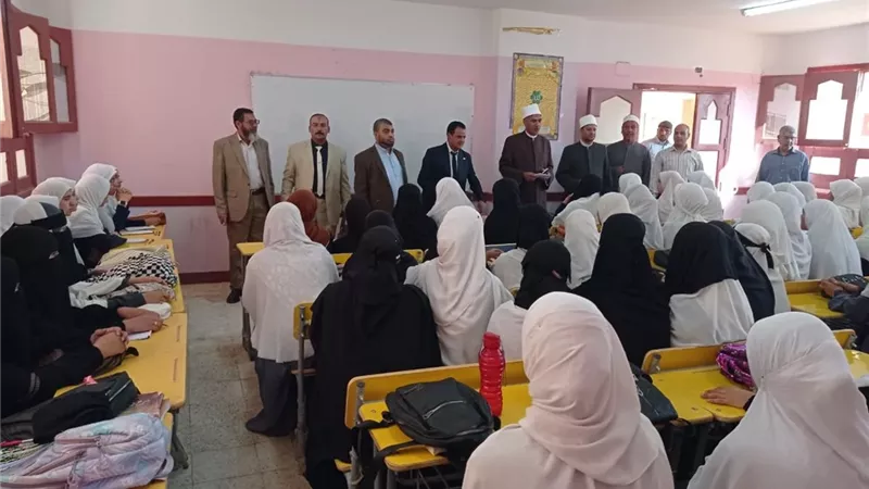 جانب من القوافل التعليمية