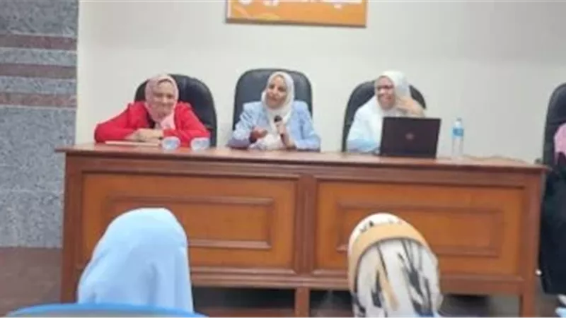 جانب من الندوة