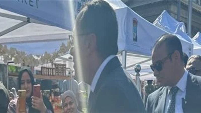 رئيس الوزراء خلال