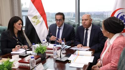 نائبا رئيس الوزراء ووزيرة التخطيط يناقشون دعم محور التمكين الاقتصادي للمرأة ضمن الاستراتيجية الوطنية للسكان