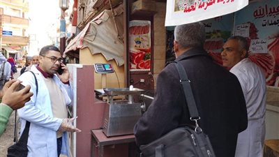 ضبط مخالفات تموينية متنوعة خلال حملات على الأسواق والمخابز بسوهاج