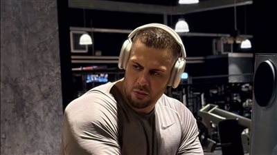 المدرب بهاء عباس يكشف عن خطورة الإفراط في المكملات الغذائية لبناء العضلات