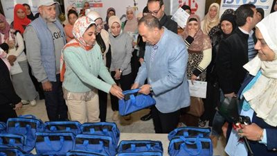 محافظ أسيوط يكرم 50 رائدة ريفية ضمن مشروع تعزيز استدامة المياه بالصعيد