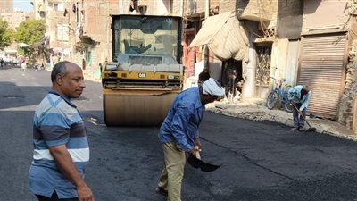 محافظ الإسكندرية يوجه بإنهاء أعمال الرصف الجارية بشوارع حى العجمى