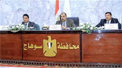 محافظ سوهاج يلتقي أعضاء القسم القضائي ومديري إدارات الشئون القانونية بالوحدات المحلية 