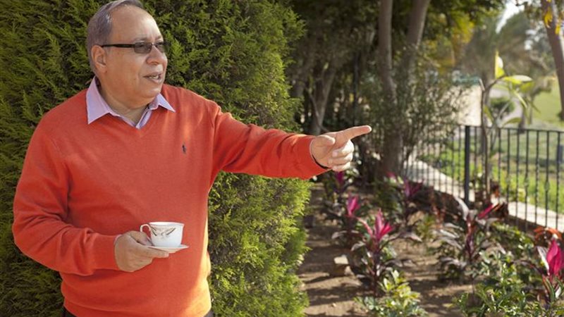الكاتب الصحفى سمير