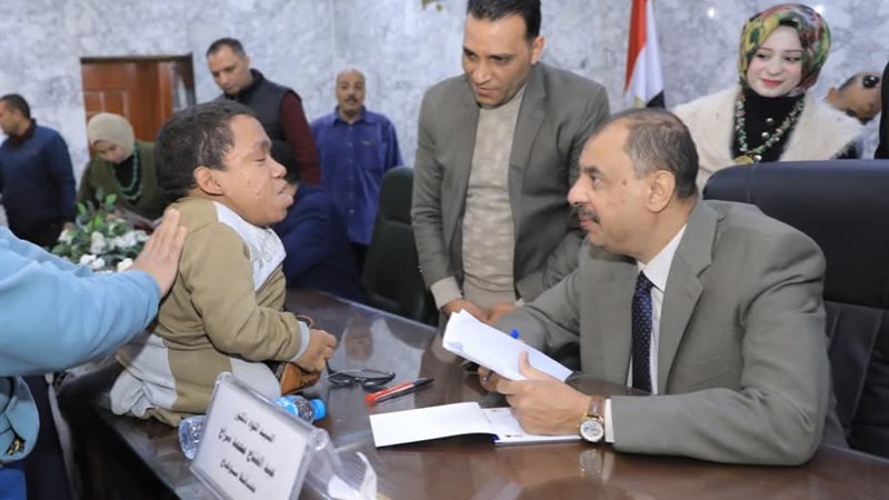 محافظ سوهاج خلال