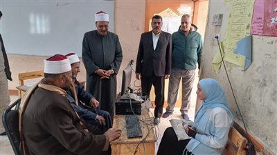 رئيس سوهاج الأزهرية يتفقد تصفيات المرحلة الثانية من مسابقة القرآن الكريم 
