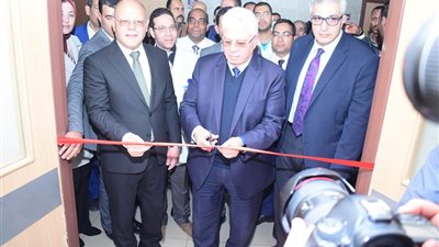وزير التعليم العالي يفتتح وحدتي القسطرة وعناية الأمراض العصبية بمستشفى سوهاج الجامعي 