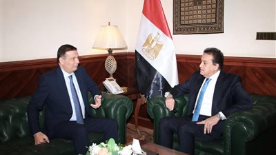 وزيرا الصحة والزراعة يشهدان توقيع بروتوكول لنقل تكنولوجيا اللقاحات والمستحضرات البيطرية