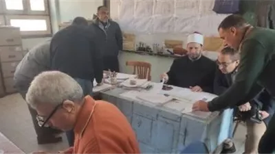 رئيس منطقة الاسكندرية الأزهرية يتفقد أعمال لجنة تظلمات الشهادة الابتدائية والإعدادية