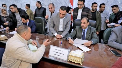 محافظ سوهاج يستمع إلى شكاوى ومطالب المواطنين خلال اللقاء الجماهيري الأسبوعي 