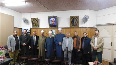 رئيس منطقة سوهاج الأزهرية يلتقي مديري المراحل والاعضاء الفنيين لمناقشة تقارير سير العملية التعليمية