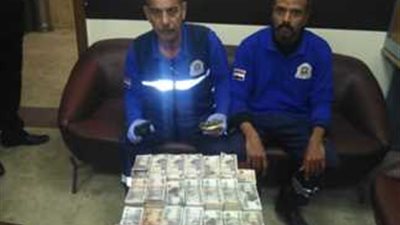 أمانة مسعف وسائق.. عثرا على 227 ألف جنيه في حادث بنجع حمادي وسلموها لصاحبها