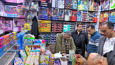 الوحدات المحلية بسوهاج تواصل حملاتها المكثفة للقضاء على ظاهرة انتشار الألعاب النارية