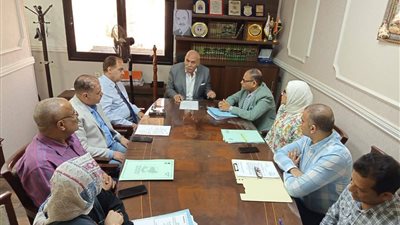 سكرتير عام سوهاج يعقد اجتماعًا باللجنة العليا للتصالح على مخالفات البناء