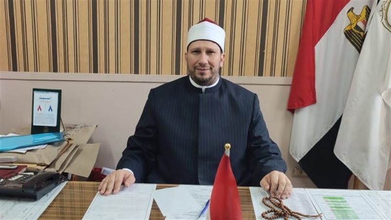 الدكتور عبد العزيز