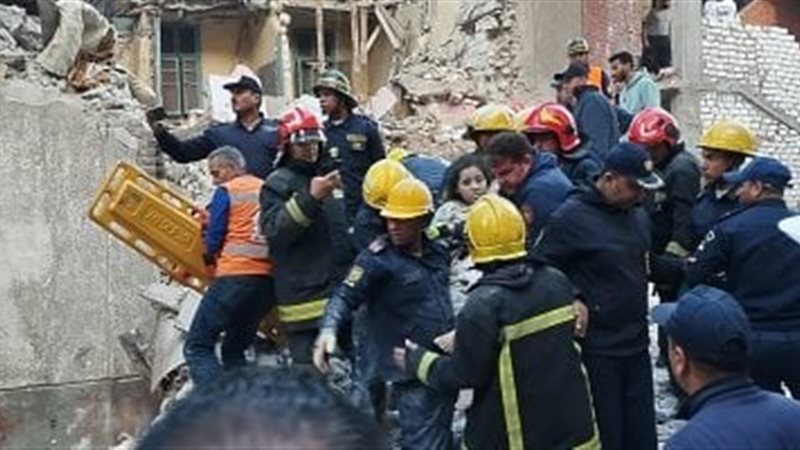 العقار المنهار بمنطقة