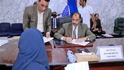 محافظ سوهاج يبحث شكاوى وطلبات المواطنين في اللقاء الجماهيري الأسبوعي 