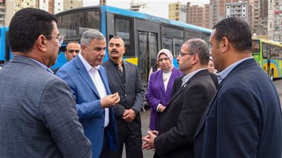 محافظ الإسكندرية يتفقد جراج تشغيل وصيانة أتوبيسات هيئة النقل العام بسيدي بشر
