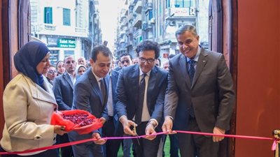 وزير الثقافة ومحافظ الإسكندرية يفتتحان مسرح بيرم التونسي بعد تطويره