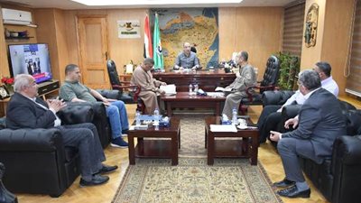 محافظ الفيوم يناقش مشاكل المواطنين مع أعضاء مجلسي النواب والشيوخ