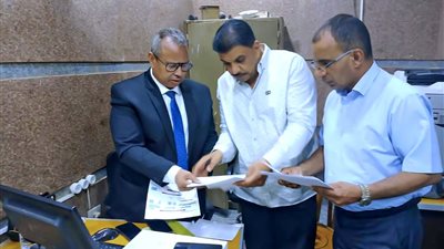 السكرتير المساعد يتفقد المراكز التكنولوجية لخدمة المواطنين بمختلف مراكز سوهاج 