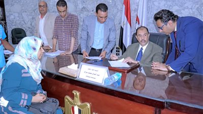 محافظ سوهاج يعقد اللقاء الجماهيري الأسبوعي للاستماع لشكاوى وطلبات المواطنين