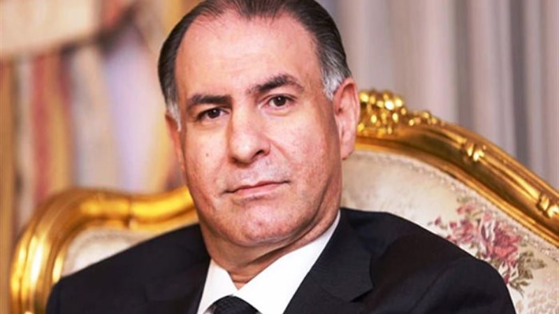 الكاتب والإعلامى