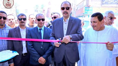 محافظ سوهاج يفتتح سوق اليوم الواحد بمدينة جهينة.. ويوجه بتخفيض الأسعار