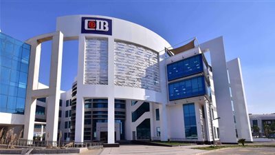 البنك التجاري الدولي يرفع حد شراء العملات الأجنبية للمسافرين إلى 10,000 دولار أمريكي