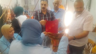 العمل بأسيوط: متابعة اختبارات دورة التفصيل والخياطة بقرى 