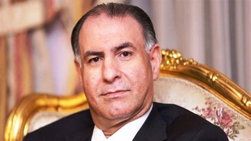 الكاتب والإعلامى