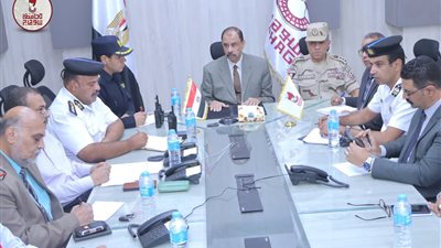 محافظ سوهاج يترأس اجتماع غرفة العمليات الرئيسية بمركز السيطرة لمتابعة منسوب النيل