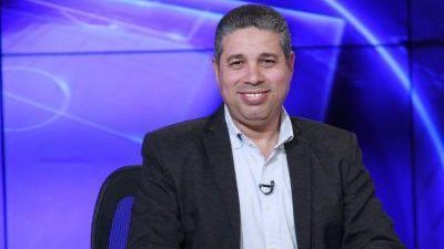 الإعلامي احمد جلال يبكي ع الهواء بسبب والده : والدي لم اراه .. عاش ومات بطل من أبطال حرب أكتوبر