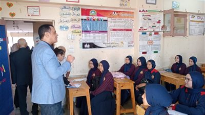 وكيل تعليم سوهاج يتابع انتظام الدراسة بعدد من مدارس إدارة أخميم التعليمية