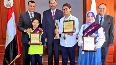 محافظ سوهاج يكرم أوائل الجمهورية بالمشروع الوطني للقراءة وتحدي القراءة بالعربي