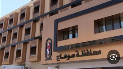 محافظ سوهاج يكلف بتكثيف حملات الرقابة لمتابعة مواقف السيارات والتزام السائقين بتعريفة الركوب الجديدة والمسارات المقررة