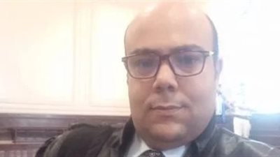 وفاة محامٍ بالإسكندرية أثناء نقل ابنه المصاب للمستشفى والابن يلحق به