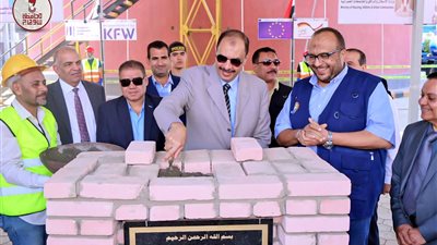 بتكلفة 258 مليون جنيه.. محافظ سوهاج يضع حجر الأساس لمشروع تأهيل وتوسعة محطة مياه غرب المدينة