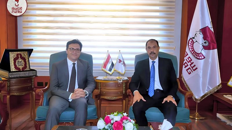 محافظ سوهاج يستقبل