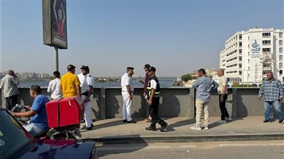 جهود مكثفة من الإنقاذ النهري للعثور على شاب سقط من أعلى كوبري أخميم بسوهاج