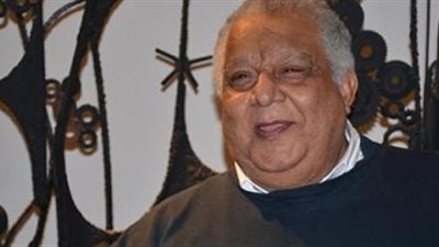 تشييع جنازة الكاتب الروائي 