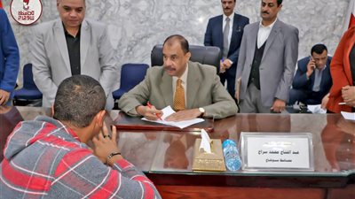 محافظ سوهاج يعقد اللقاء الجماهيري الأسبوعي للاستماع إلى شكاوى وطلبات المواطنين