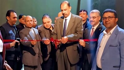 محافظ سوهاج يفتتح معرض مكتشفات الآثاريين المصريين بالمتحف القومي