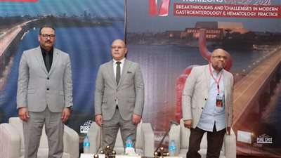 رئيس جامعة سوهاج ‏يفتتح فعاليات المؤتمر السنوي السابع عشر لقسم أمراض الباطنة بكلية الطب