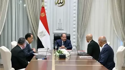 الرئيس السيسي يشدد على ضمان تطبيق الحد الأدنى للأجور في المدارس
