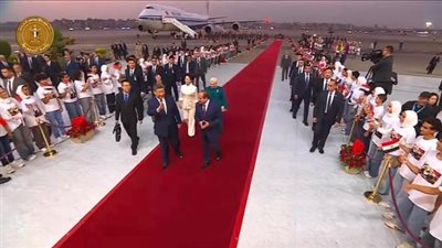 رسالة ترحيبية من الرئيس السيسي بنظيره الصيني فور وصوله للقاهرة