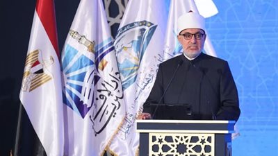 مفتي الجمهوريةِ: • الدولة المصريةِ أدركتْ مبكرًا خطورةَ التحدياتِ التي تواجهُ الأسرةَ فبادرتْ بتوجيهاتٍ حاسمةٍ لصياغةِ قوانينِ الأحوالِ الشخصيةِ