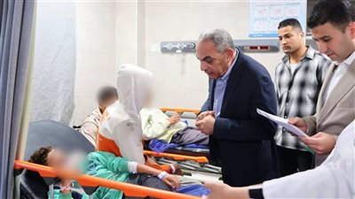 محافظ الإسماعيلية يتوجَّه إلى مستشفى القصاصين التخصصي لمتابعة مصابي حادث «طريق الدواويس» ويوجّه برعاية شاملة لهم ولأسرهم